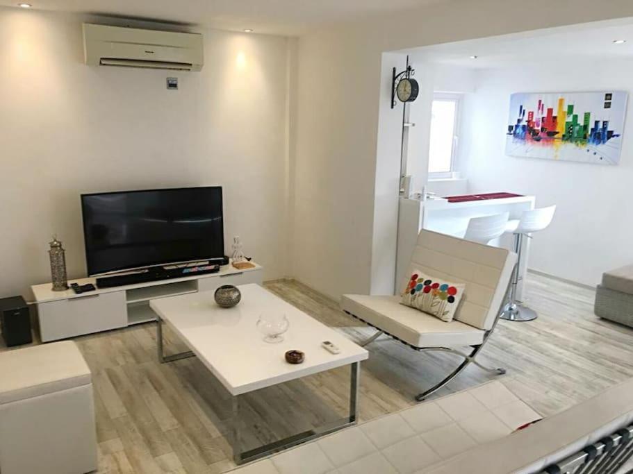 Lovely Two Bedrooms Apartment. Flic en Flac Exterior photo