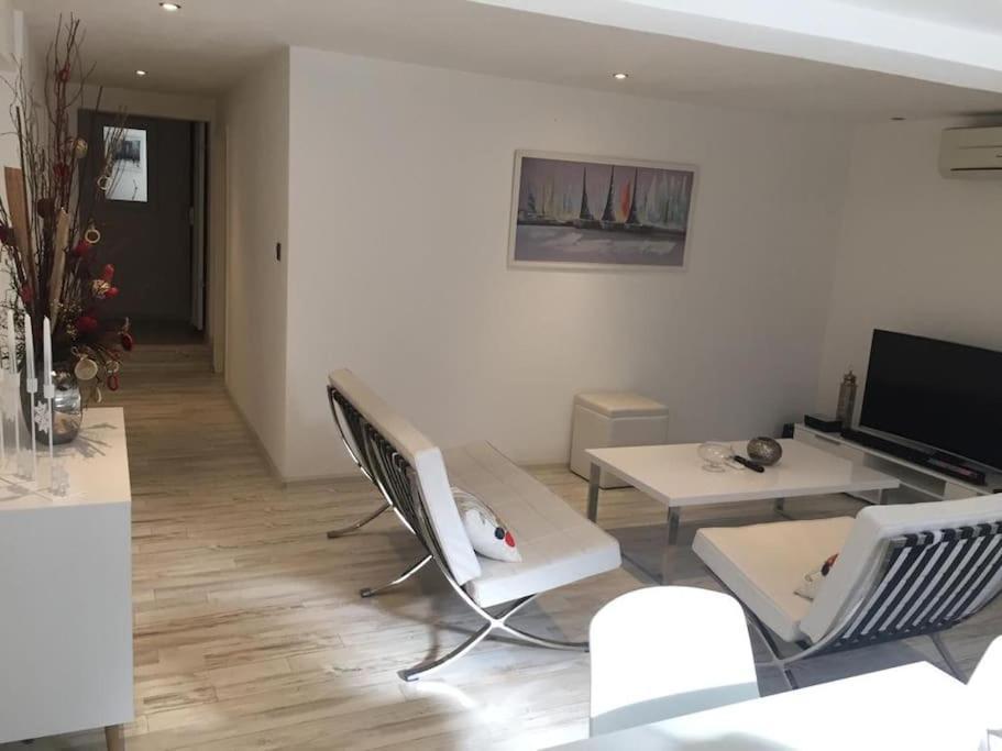 Lovely Two Bedrooms Apartment. Flic en Flac Exterior photo